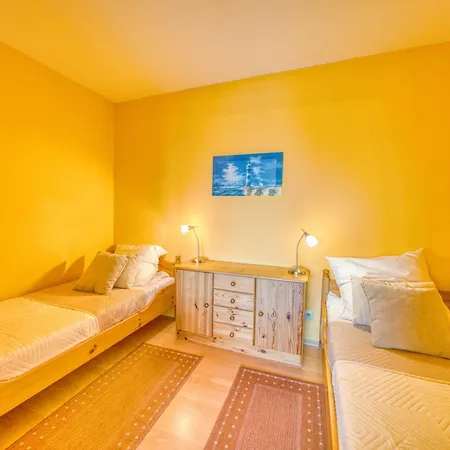 - Haus E, App 0e1006 Appartement